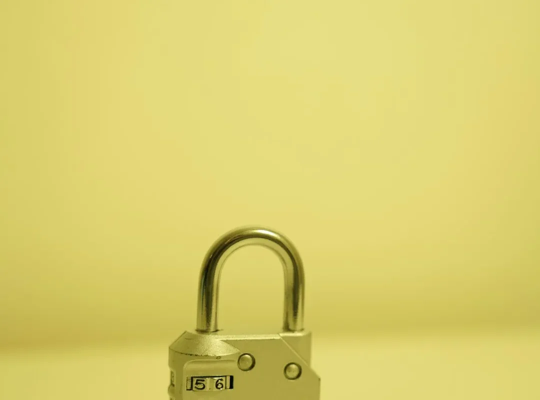 Using McAfee Safe Family to Monitor Kids’ Online Activity 1 Using McAfee Safe Family to Monitor Kids’ Online Activity